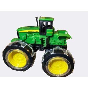 John Deere Green and Yellow Toy Tractor With Large Clear Lighted  Wheels